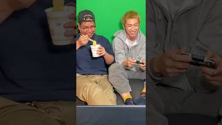 ゲーム実況中に横で何食ってもバレない説www#ドッキリ #大食い#ゲーム実況 #ともやん多分病気